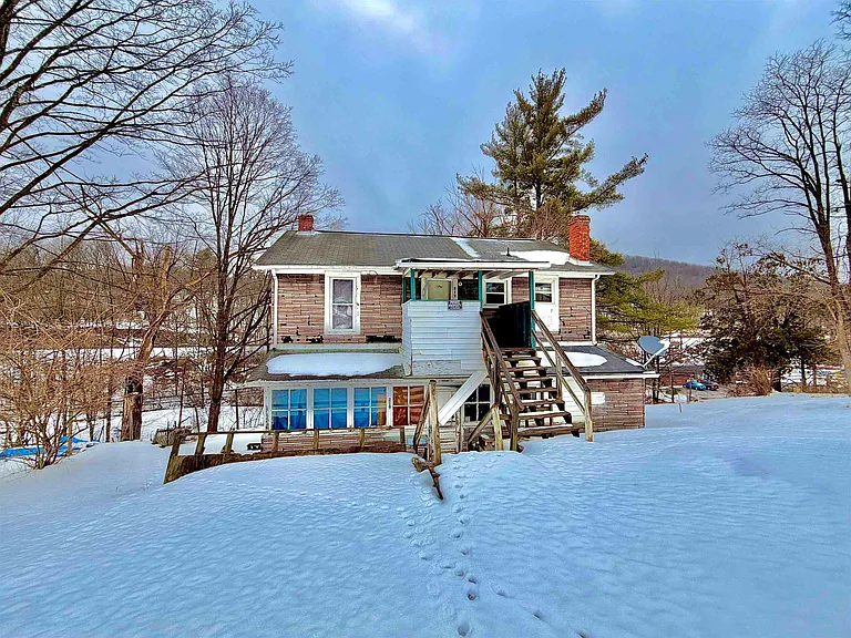 Charming Home with Renovation Potential in the Heart of Bluefield, Virginia