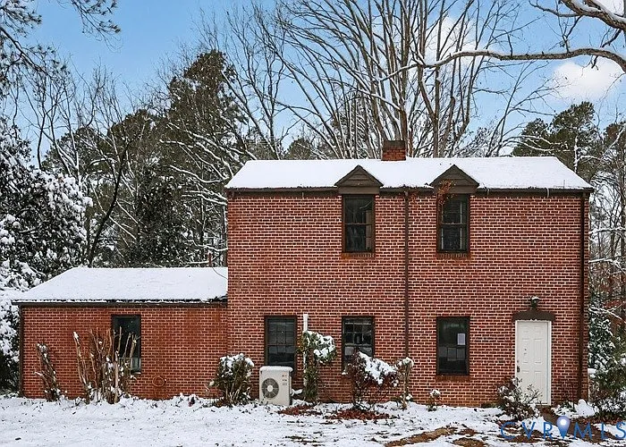 Classic Home with Character in Alberta Virginia