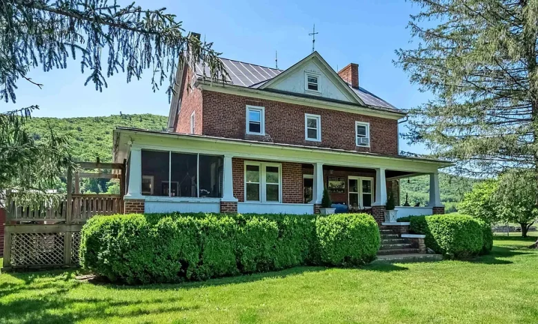Grand Historic Estate Along the Riverfront