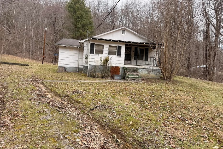 Charming Home on Five Acres in Pennington Gap, Virginia