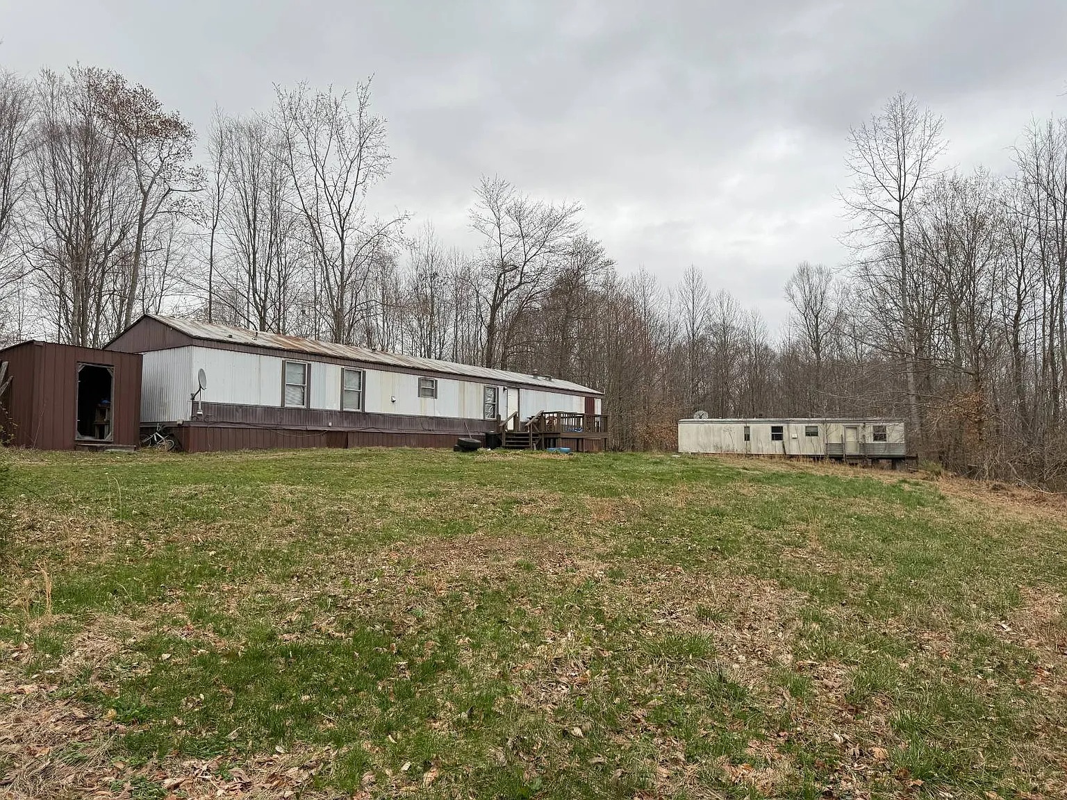 Country Mobile Home on Expansive Land in Liberty, Kentucky