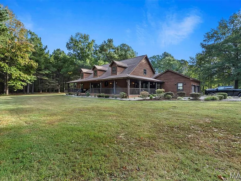 Wooded Rural Escape in Carterville
