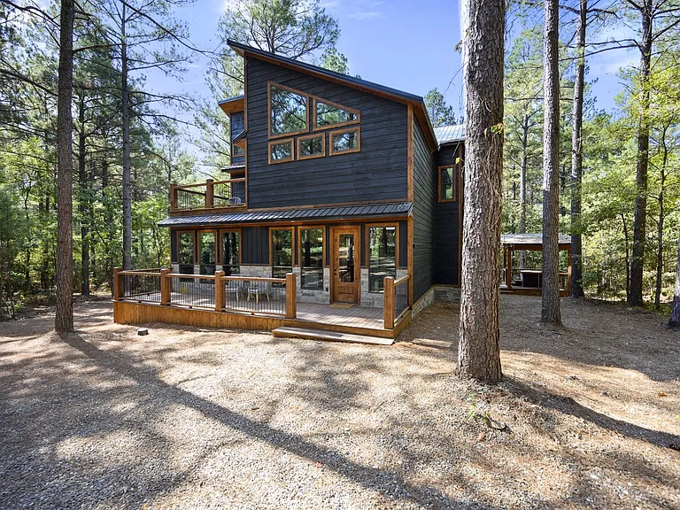 Woodland Retreat in Broken Bow, Oklahoma