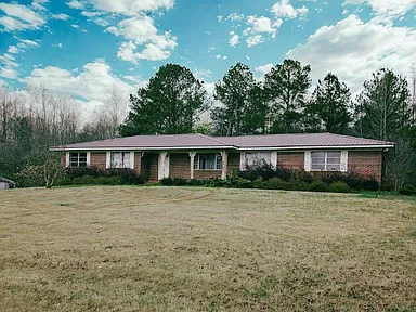 Charming Home in the Peaceful Setting of Lineville, Alabama