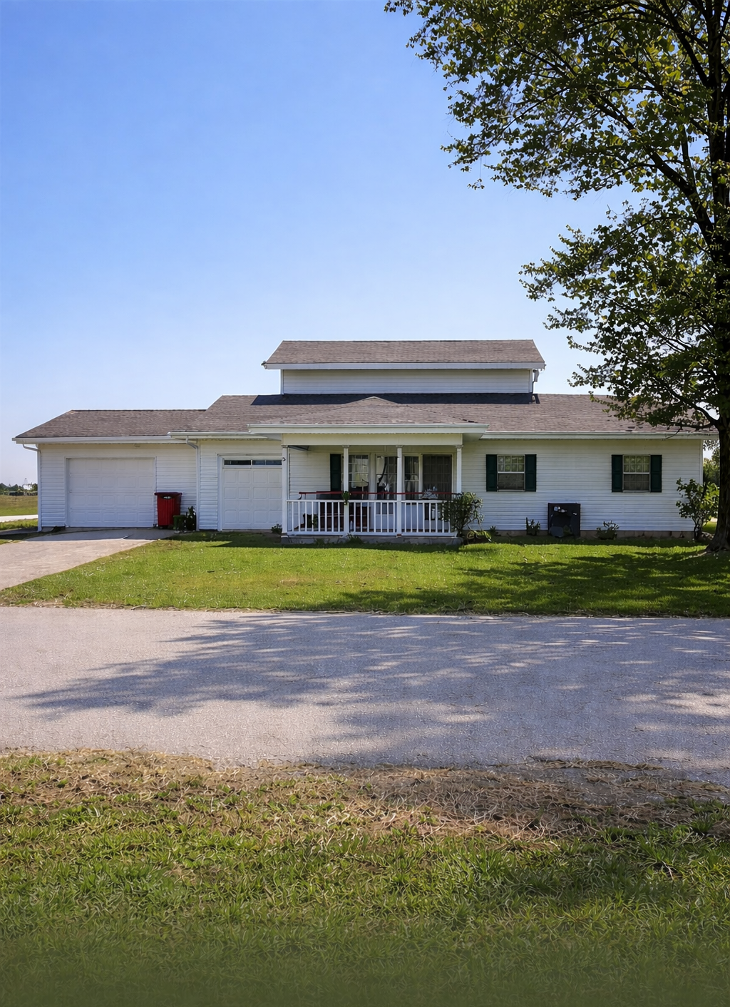 Charming and Spacious Home in a Quiet Rector Neighborhood