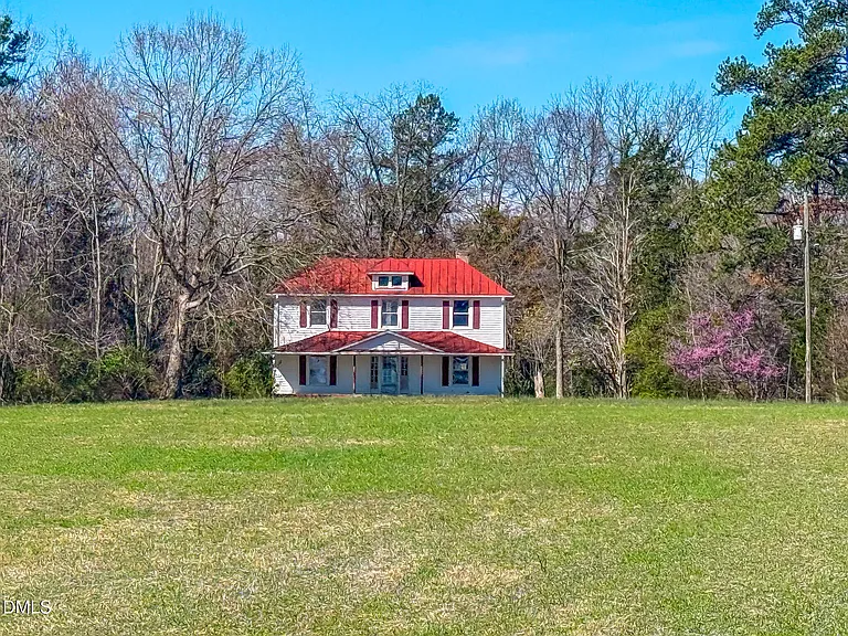 Classic Country Farmhouse in Roxboro, North Carolina