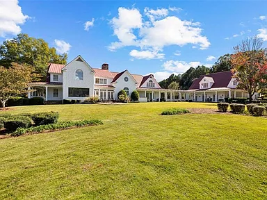 Luxury Private Estate with Lakes, Land and Rustic Elegance in Woodland Georgia