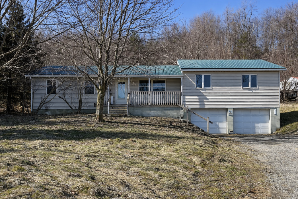 Country Home Surrounded by Nature in Reynoldsville, Pennsylvania