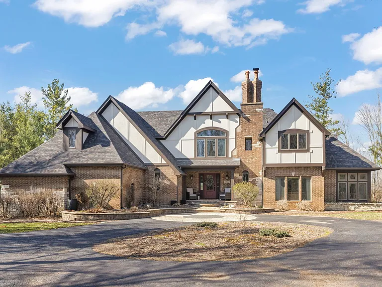 Luxury Country Estate with Pond, Pool and Private Yorkville Setting