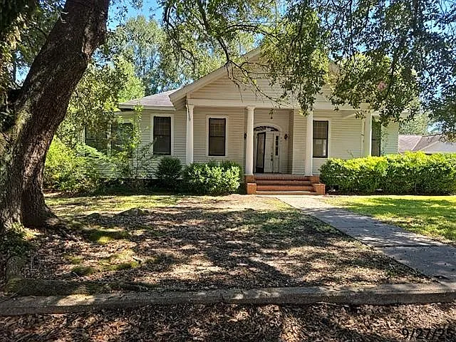 Historic Colonial Charm in Mansura
