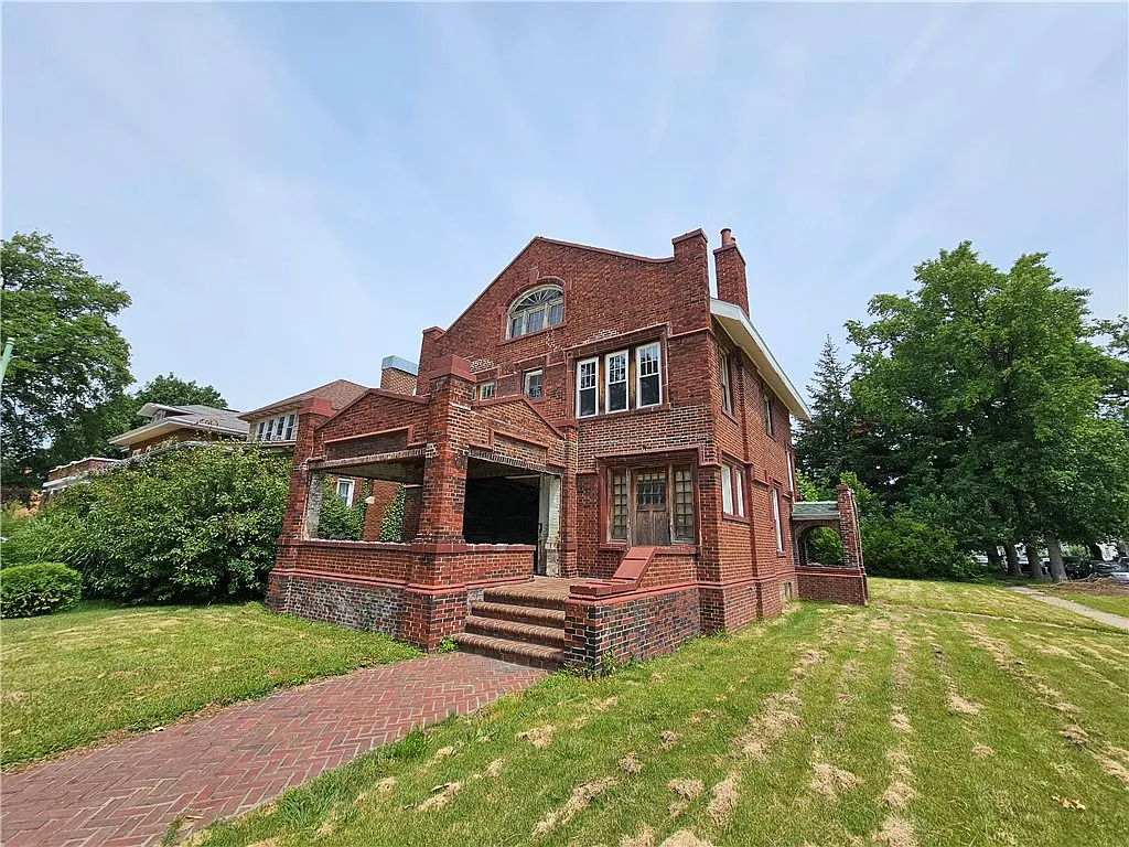 Grand All-Brick Historic Home in the Heart of Centralia, Illinois