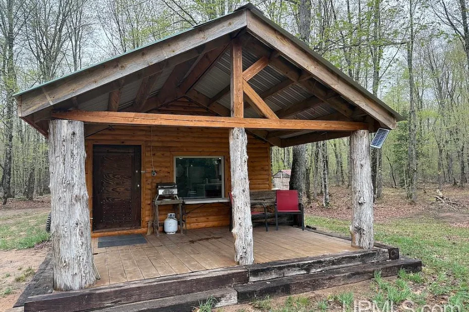 Secluded Log Home on 80 Acres in Grand Marais, Michigan