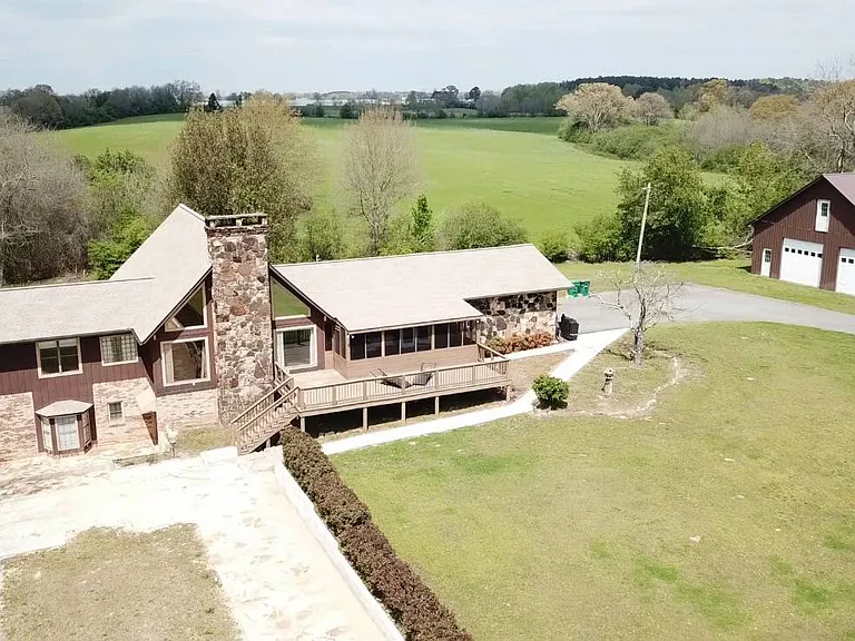 Cullman, Alabama Country Retreat with Pool, Pond, Barn, and Scenic Views