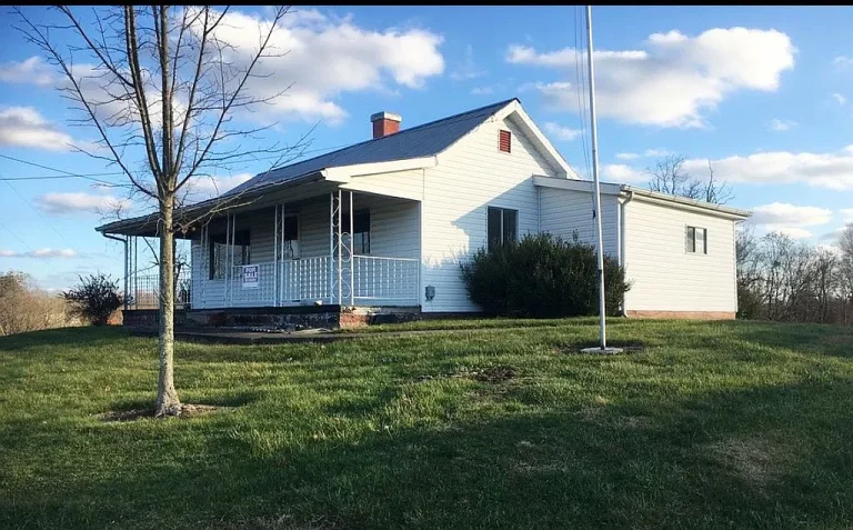 13-Acre Property with Single-Family Home in Gallipolis Ferry, WV