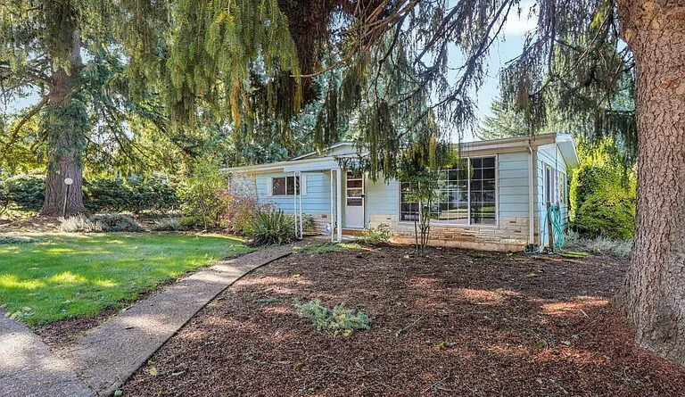 Affordable Manufactured Home in Salem, Oregon