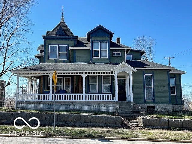 Victorian Triplex with Value-Add Potential – Ready for Final Finishing
