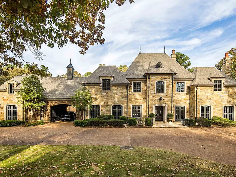 Elegant Estate Living in Eads, Tennessee