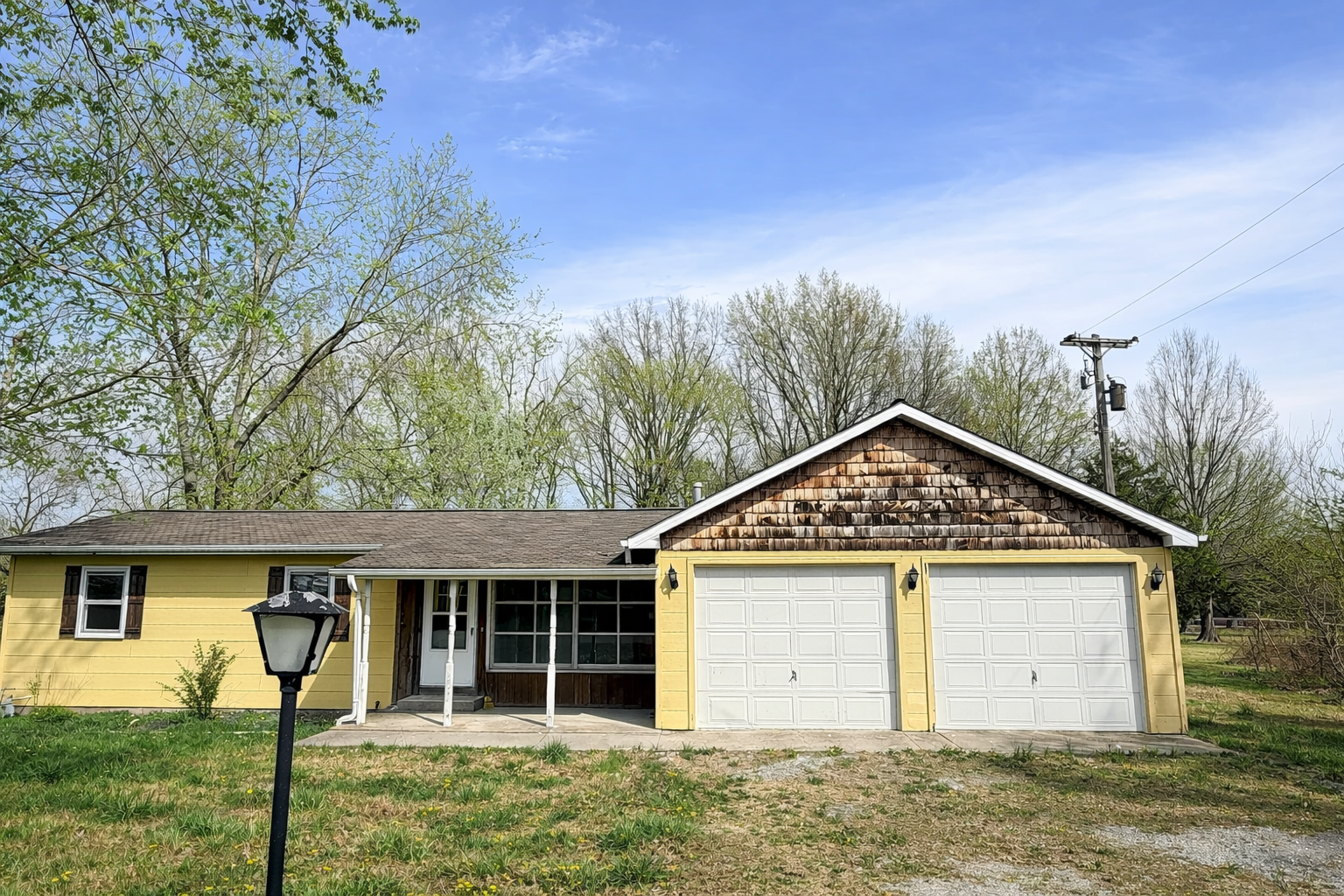 Murphysboro Ranch Home with Spacious Yard and Great Potential
