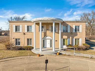 Spacious Brick Property with Strong Investment Potential in Robbins