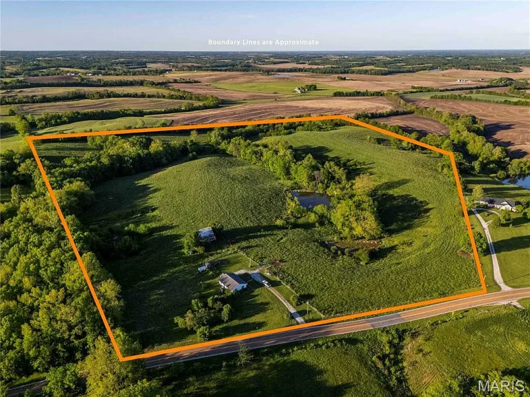 Country Living on Sixty-Three Acres in Franklin, Missouri