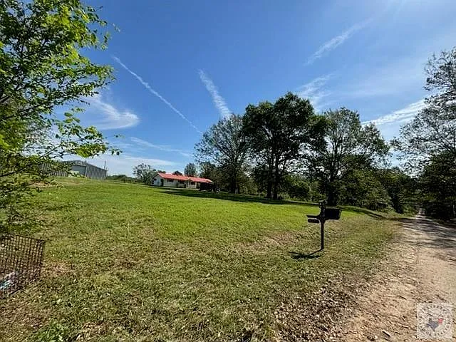 Charming Country Home on Twenty Acres in Washington, Arkansas