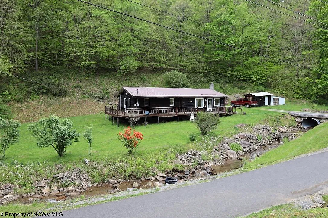 Tranquil Streamside Home in Elkins, West Virginia