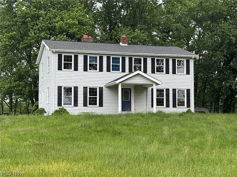 Private Country Home on Peaceful Acreage in Leetonia, Ohio