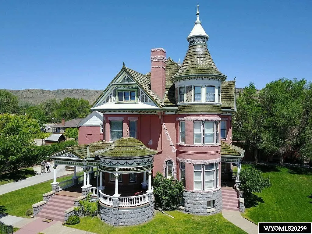 Historic Ferris Mansion With Grand Queen Anne Character