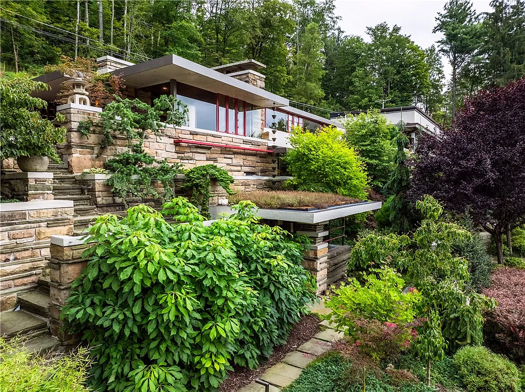 Luxury Estate in Port Allegany