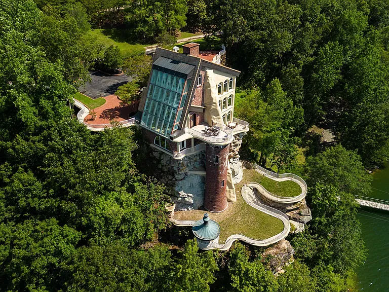Castle Lakefront Estate in Bremen, Alabama