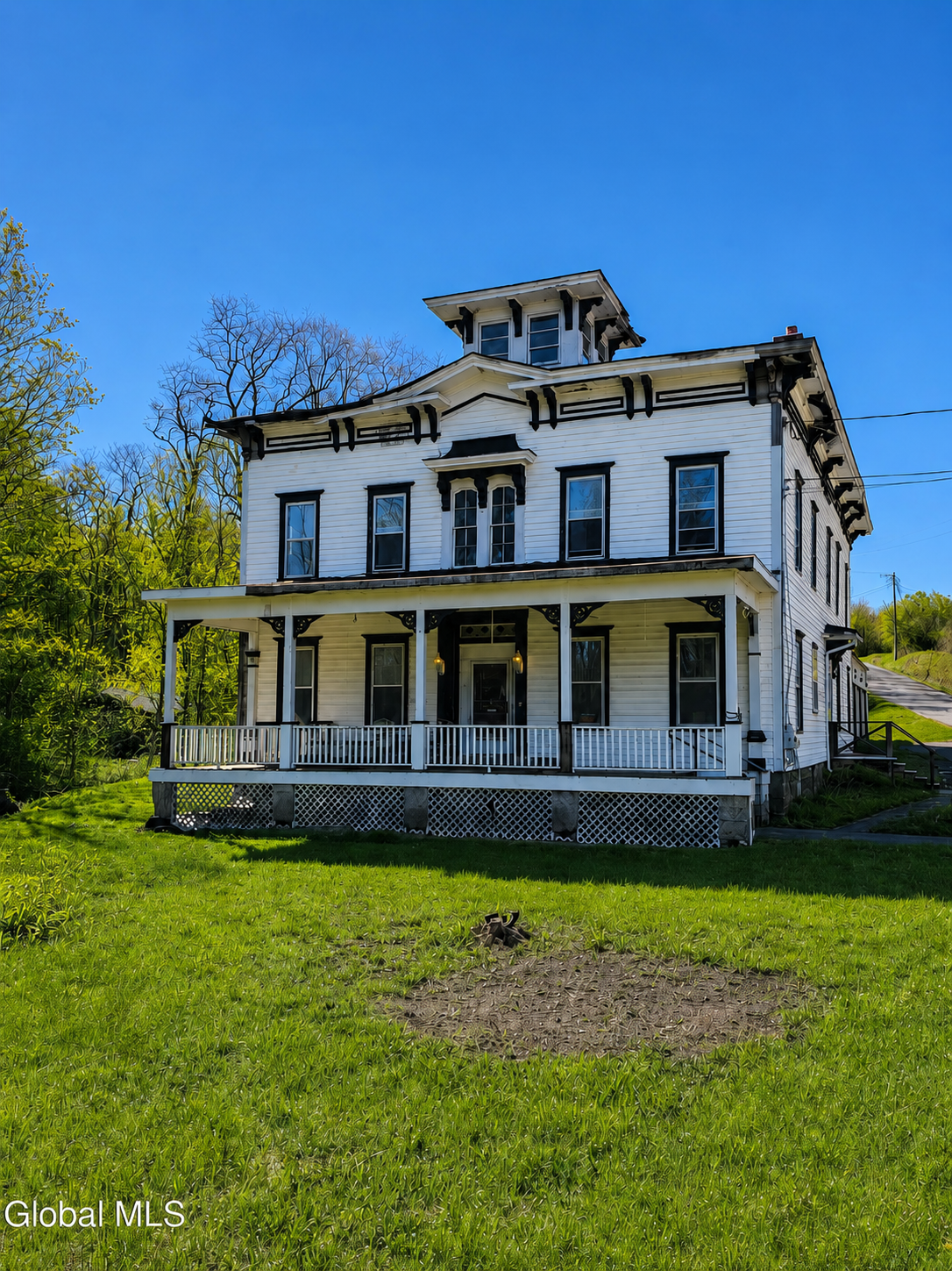 Pattersonville Country Home With Character and Great Potential