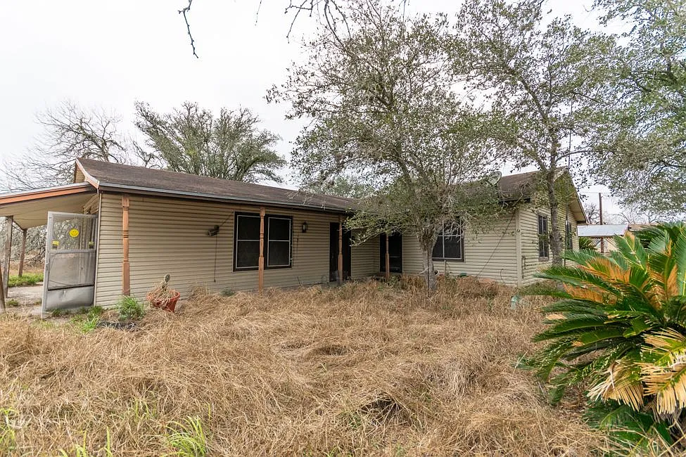 Spacious Kingsville Property with Country Feel and Great Opportunity