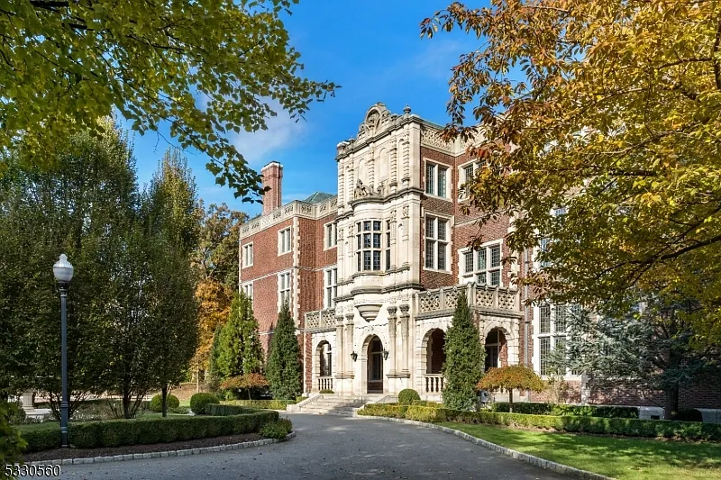 Beautiful Mahwah Home on Ramapo Valley Road
