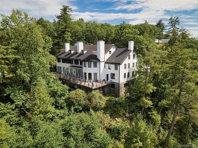 Lakefront Manor in Tuxedo Park