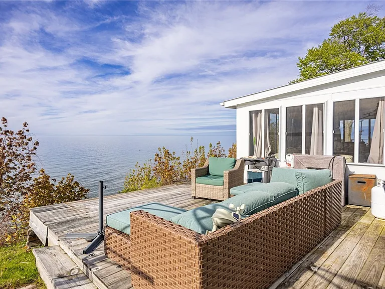 Cozy Sodus Point Lakeside Retreat