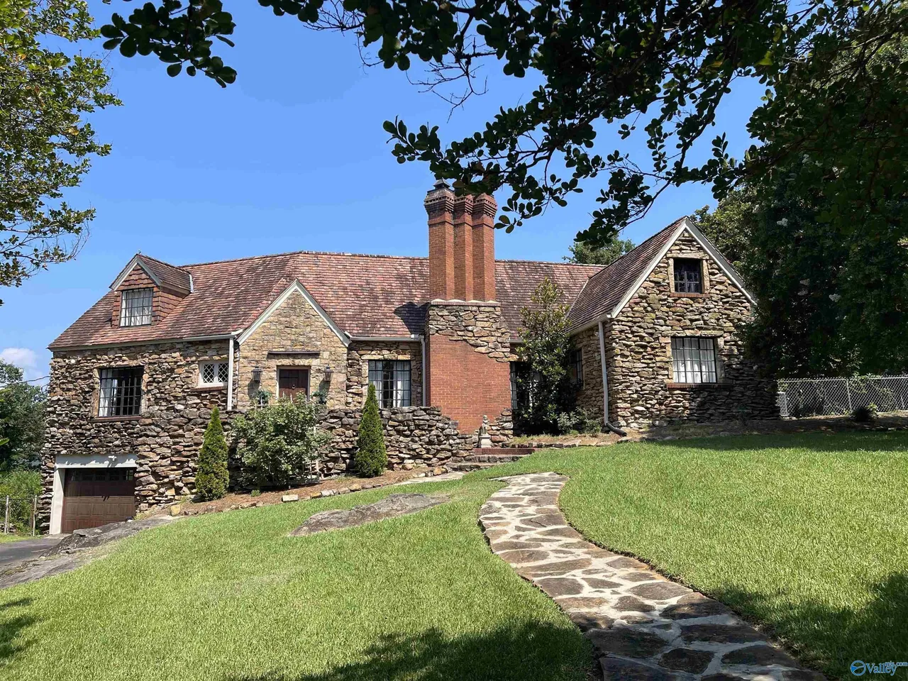 Grand Tudor Residence