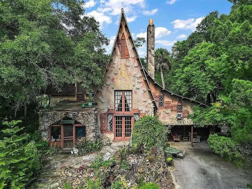 Historic Fairyland Home in Mount Plymouth