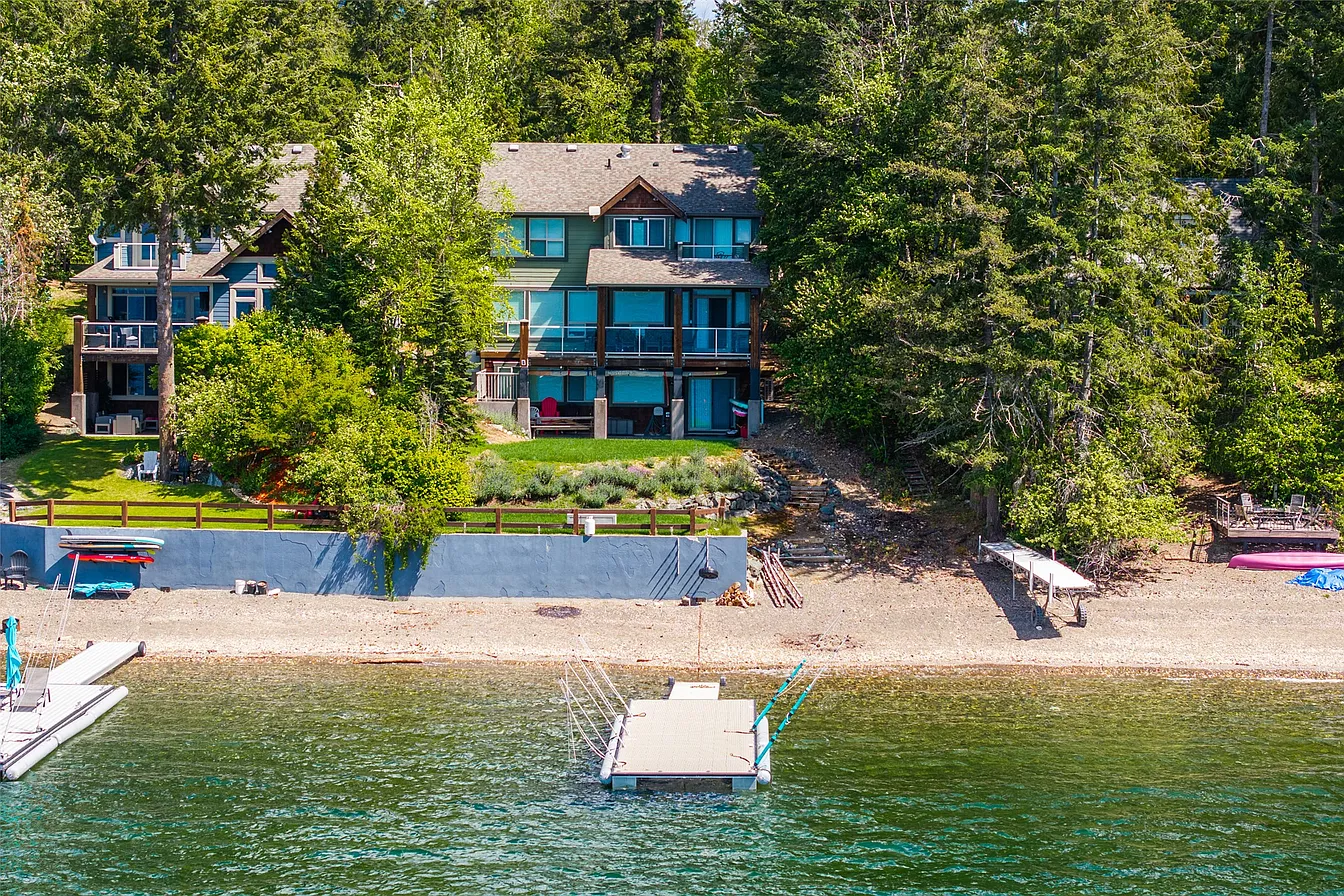 Private Lakeside Retreat