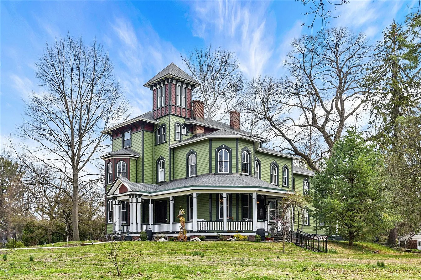 Historic Italianate Victorian Home in Harrisburg, Pennsylvania